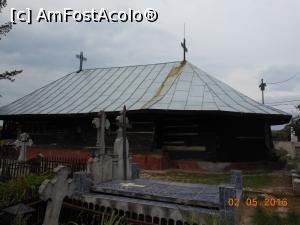 [P23] Dâmbovița - Biserica de lemn Decindea, vedere dinspre sud-est.  » foto by iulianic
 - 
<span class="allrVoted glyphicon glyphicon-heart hidden" id="av735891"></span>
<a class="m-l-10 hidden" id="sv735891" onclick="voting_Foto_DelVot(,735891,7302)" role="button">șterge vot <span class="glyphicon glyphicon-remove"></span></a>
<a id="v9735891" class=" c-red"  onclick="voting_Foto_SetVot(735891)" role="button"><span class="glyphicon glyphicon-heart-empty"></span> <b>LIKE</b> = Votează poza</a> <img class="hidden"  id="f735891W9" src="/imagini/loader.gif" border="0" /><span class="AjErrMes hidden" id="e735891ErM"></span>