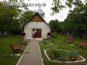 [P04] Dâmbovița - Biserica de lemn Sălcuța, aleea către intrare.  » foto by iulianic
 - 
<span class="allrVoted glyphicon glyphicon-heart hidden" id="av735872"></span>
<a class="m-l-10 hidden" id="sv735872" onclick="voting_Foto_DelVot(,735872,7302)" role="button">șterge vot <span class="glyphicon glyphicon-remove"></span></a>
<a id="v9735872" class=" c-red"  onclick="voting_Foto_SetVot(735872)" role="button"><span class="glyphicon glyphicon-heart-empty"></span> <b>LIKE</b> = Votează poza</a> <img class="hidden"  id="f735872W9" src="/imagini/loader.gif" border="0" /><span class="AjErrMes hidden" id="e735872ErM"></span>