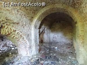 [P09] Pivnițe, stâlp central - Curtea Văcăreștilor, Dâmbovița.  » foto by tata123 🔱
 - 
<span class="allrVoted glyphicon glyphicon-heart hidden" id="av1114377"></span>
<a class="m-l-10 hidden" id="sv1114377" onclick="voting_Foto_DelVot(,1114377,7302)" role="button">șterge vot <span class="glyphicon glyphicon-remove"></span></a>
<a id="v91114377" class=" c-red"  onclick="voting_Foto_SetVot(1114377)" role="button"><span class="glyphicon glyphicon-heart-empty"></span> <b>LIKE</b> = Votează poza</a> <img class="hidden"  id="f1114377W9" src="/imagini/loader.gif" border="0" /><span class="AjErrMes hidden" id="e1114377ErM"></span>