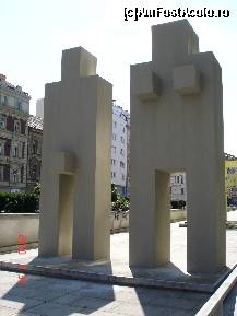 [P11] In fata palatului Veletrinzni - Muzeul de Arta Moderna si Contemporana » foto by andromeda
 - 
<span class="allrVoted glyphicon glyphicon-heart hidden" id="av135156"></span>
<a class="m-l-10 hidden" id="sv135156" onclick="voting_Foto_DelVot(,135156,7324)" role="button">șterge vot <span class="glyphicon glyphicon-remove"></span></a>
<a id="v9135156" class=" c-red"  onclick="voting_Foto_SetVot(135156)" role="button"><span class="glyphicon glyphicon-heart-empty"></span> <b>LIKE</b> = Votează poza</a> <img class="hidden"  id="f135156W9" src="/imagini/loader.gif" border="0" /><span class="AjErrMes hidden" id="e135156ErM"></span>