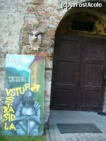 [P16] Cehia, Castelul Jeseri (Eisenberg), intrarea in Turnul de Nord, de unde a inceput turul nostru prin castel » foto by magdalena
 - 
<span class="allrVoted glyphicon glyphicon-heart hidden" id="av131452"></span>
<a class="m-l-10 hidden" id="sv131452" onclick="voting_Foto_DelVot(,131452,7346)" role="button">șterge vot <span class="glyphicon glyphicon-remove"></span></a>
<a id="v9131452" class=" c-red"  onclick="voting_Foto_SetVot(131452)" role="button"><span class="glyphicon glyphicon-heart-empty"></span> <b>LIKE</b> = Votează poza</a> <img class="hidden"  id="f131452W9" src="/imagini/loader.gif" border="0" /><span class="AjErrMes hidden" id="e131452ErM"></span>