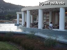 [P13] Bazinul cu apa din jurul restaurantului » foto by LEONICA
 - 
<span class="allrVoted glyphicon glyphicon-heart hidden" id="av132018"></span>
<a class="m-l-10 hidden" id="sv132018" onclick="voting_Foto_DelVot(,132018,7358)" role="button">șterge vot <span class="glyphicon glyphicon-remove"></span></a>
<a id="v9132018" class=" c-red"  onclick="voting_Foto_SetVot(132018)" role="button"><span class="glyphicon glyphicon-heart-empty"></span> <b>LIKE</b> = Votează poza</a> <img class="hidden"  id="f132018W9" src="/imagini/loader.gif" border="0" /><span class="AjErrMes hidden" id="e132018ErM"></span>