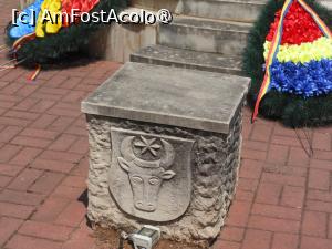 [P11] Palanca - Monumentul sublocotenentului erou Emil Rebreanu. Detaliu. » foto by iulianic
 - 
<span class="allrVoted glyphicon glyphicon-heart hidden" id="av1474734"></span>
<a class="m-l-10 hidden" id="sv1474734" onclick="voting_Foto_DelVot(,1474734,7361)" role="button">șterge vot <span class="glyphicon glyphicon-remove"></span></a>
<a id="v91474734" class=" c-red"  onclick="voting_Foto_SetVot(1474734)" role="button"><span class="glyphicon glyphicon-heart-empty"></span> <b>LIKE</b> = Votează poza</a> <img class="hidden"  id="f1474734W9" src="/imagini/loader.gif" border="0" /><span class="AjErrMes hidden" id="e1474734ErM"></span>