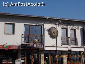 [P10] Scuturi pe zidul restaurantului.  » foto by elviramvio
 - 
<span class="allrVoted glyphicon glyphicon-heart hidden" id="av792067"></span>
<a class="m-l-10 hidden" id="sv792067" onclick="voting_Foto_DelVot(,792067,7373)" role="button">șterge vot <span class="glyphicon glyphicon-remove"></span></a>
<a id="v9792067" class=" c-red"  onclick="voting_Foto_SetVot(792067)" role="button"><span class="glyphicon glyphicon-heart-empty"></span> <b>LIKE</b> = Votează poza</a> <img class="hidden"  id="f792067W9" src="/imagini/loader.gif" border="0" /><span class="AjErrMes hidden" id="e792067ErM"></span>