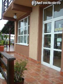 [P04] Adjud, Popasul Turistic Adial, intrarea in restaurant » foto by magdalena
 - 
<span class="allrVoted glyphicon glyphicon-heart hidden" id="av132923"></span>
<a class="m-l-10 hidden" id="sv132923" onclick="voting_Foto_DelVot(,132923,7385)" role="button">șterge vot <span class="glyphicon glyphicon-remove"></span></a>
<a id="v9132923" class=" c-red"  onclick="voting_Foto_SetVot(132923)" role="button"><span class="glyphicon glyphicon-heart-empty"></span> <b>LIKE</b> = Votează poza</a> <img class="hidden"  id="f132923W9" src="/imagini/loader.gif" border="0" /><span class="AjErrMes hidden" id="e132923ErM"></span>