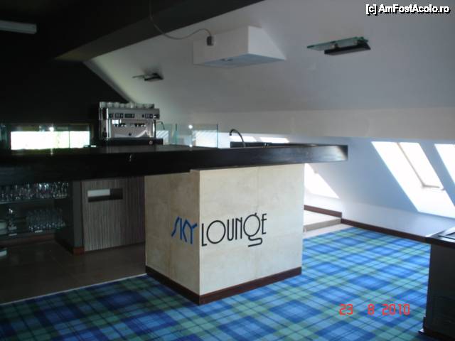 [P11] Sky Lounge » foto by Storia
 - 
<span class="allrVoted glyphicon glyphicon-heart hidden" id="av443820"></span>
<a class="m-l-10 hidden" id="sv443820" onclick="voting_Foto_DelVot(,443820,7400)" role="button">șterge vot <span class="glyphicon glyphicon-remove"></span></a>
<a id="v9443820" class=" c-red"  onclick="voting_Foto_SetVot(443820)" role="button"><span class="glyphicon glyphicon-heart-empty"></span> <b>LIKE</b> = Votează poza</a> <img class="hidden"  id="f443820W9" src="/imagini/loader.gif" border="0" /><span class="AjErrMes hidden" id="e443820ErM"></span>