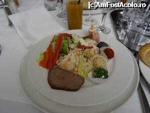 [P36] Hotel Orizont din Predeal-Restaurantul Orizont » foto by mariana.olaru
 - 
<span class="allrVoted glyphicon glyphicon-heart hidden" id="av698303"></span>
<a class="m-l-10 hidden" id="sv698303" onclick="voting_Foto_DelVot(,698303,7400)" role="button">șterge vot <span class="glyphicon glyphicon-remove"></span></a>
<a id="v9698303" class=" c-red"  onclick="voting_Foto_SetVot(698303)" role="button"><span class="glyphicon glyphicon-heart-empty"></span> <b>LIKE</b> = Votează poza</a> <img class="hidden"  id="f698303W9" src="/imagini/loader.gif" border="0" /><span class="AjErrMes hidden" id="e698303ErM"></span>