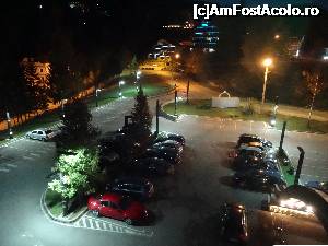 [P04] Hotel Orizont din Predeal-vedere nocturnă spre parcare » foto by mariana.olaru
 - 
<span class="allrVoted glyphicon glyphicon-heart hidden" id="av698270"></span>
<a class="m-l-10 hidden" id="sv698270" onclick="voting_Foto_DelVot(,698270,7400)" role="button">șterge vot <span class="glyphicon glyphicon-remove"></span></a>
<a id="v9698270" class=" c-red"  onclick="voting_Foto_SetVot(698270)" role="button"><span class="glyphicon glyphicon-heart-empty"></span> <b>LIKE</b> = Votează poza</a> <img class="hidden"  id="f698270W9" src="/imagini/loader.gif" border="0" /><span class="AjErrMes hidden" id="e698270ErM"></span>