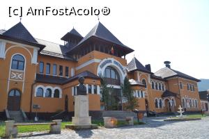 [P05] Palatul cultural si muzeul etnografic Rasinari » foto by AZE
 - 
<span class="allrVoted glyphicon glyphicon-heart hidden" id="av792186"></span>
<a class="m-l-10 hidden" id="sv792186" onclick="voting_Foto_DelVot(,792186,7405)" role="button">șterge vot <span class="glyphicon glyphicon-remove"></span></a>
<a id="v9792186" class=" c-red"  onclick="voting_Foto_SetVot(792186)" role="button"><span class="glyphicon glyphicon-heart-empty"></span> <b>LIKE</b> = Votează poza</a> <img class="hidden"  id="f792186W9" src="/imagini/loader.gif" border="0" /><span class="AjErrMes hidden" id="e792186ErM"></span>