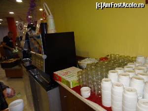 [P12] Zona de cafea, capucino, ceai, sucuri de la dozator » foto by fanespoitorul
 - 
<span class="allrVoted glyphicon glyphicon-heart hidden" id="av683014"></span>
<a class="m-l-10 hidden" id="sv683014" onclick="voting_Foto_DelVot(,683014,7406)" role="button">șterge vot <span class="glyphicon glyphicon-remove"></span></a>
<a id="v9683014" class=" c-red"  onclick="voting_Foto_SetVot(683014)" role="button"><span class="glyphicon glyphicon-heart-empty"></span> <b>LIKE</b> = Votează poza</a> <img class="hidden"  id="f683014W9" src="/imagini/loader.gif" border="0" /><span class="AjErrMes hidden" id="e683014ErM"></span>