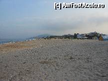 [P04] Albena - In plan indepartat, hotelurile construite in trepte. » foto by iulianic
 - 
<span class="allrVoted glyphicon glyphicon-heart hidden" id="av329079"></span>
<a class="m-l-10 hidden" id="sv329079" onclick="voting_Foto_DelVot(,329079,7421)" role="button">șterge vot <span class="glyphicon glyphicon-remove"></span></a>
<a id="v9329079" class=" c-red"  onclick="voting_Foto_SetVot(329079)" role="button"><span class="glyphicon glyphicon-heart-empty"></span> <b>LIKE</b> = Votează poza</a> <img class="hidden"  id="f329079W9" src="/imagini/loader.gif" border="0" /><span class="AjErrMes hidden" id="e329079ErM"></span>