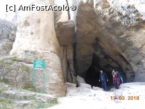 [P30] Madara - Gură de peșteră.  » foto by iulianic
 - 
<span class="allrVoted glyphicon glyphicon-heart hidden" id="av954316"></span>
<a class="m-l-10 hidden" id="sv954316" onclick="voting_Foto_DelVot(,954316,7421)" role="button">șterge vot <span class="glyphicon glyphicon-remove"></span></a>
<a id="v9954316" class=" c-red"  onclick="voting_Foto_SetVot(954316)" role="button"><span class="glyphicon glyphicon-heart-empty"></span> <b>LIKE</b> = Votează poza</a> <img class="hidden"  id="f954316W9" src="/imagini/loader.gif" border="0" /><span class="AjErrMes hidden" id="e954316ErM"></span>