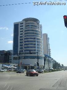 [P08] La intrarea in Varna exista un hotel Astera casino ce seamana foarte mult cu cel din Nisipuri » foto by ionescunic
 - 
<span class="allrVoted glyphicon glyphicon-heart hidden" id="av106701"></span>
<a class="m-l-10 hidden" id="sv106701" onclick="voting_Foto_DelVot(,106701,7422)" role="button">șterge vot <span class="glyphicon glyphicon-remove"></span></a>
<a id="v9106701" class=" c-red"  onclick="voting_Foto_SetVot(106701)" role="button"><span class="glyphicon glyphicon-heart-empty"></span> <b>LIKE</b> = Votează poza</a> <img class="hidden"  id="f106701W9" src="/imagini/loader.gif" border="0" /><span class="AjErrMes hidden" id="e106701ErM"></span>