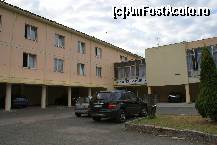 [P01] Intrarea modestă la hotelul Zagreb, din Zagreb » foto by Costi
 - 
<span class="allrVoted glyphicon glyphicon-heart hidden" id="av135319"></span>
<a class="m-l-10 hidden" id="sv135319" onclick="voting_Foto_DelVot(,135319,7431)" role="button">șterge vot <span class="glyphicon glyphicon-remove"></span></a>
<a id="v9135319" class=" c-red"  onclick="voting_Foto_SetVot(135319)" role="button"><span class="glyphicon glyphicon-heart-empty"></span> <b>LIKE</b> = Votează poza</a> <img class="hidden"  id="f135319W9" src="/imagini/loader.gif" border="0" /><span class="AjErrMes hidden" id="e135319ErM"></span>