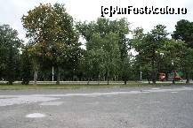 [P05] În faţa hotelului Zagreb se găseşte parcul Bundek, dincolo de care curge Sava » foto by Costi
 - 
<span class="allrVoted glyphicon glyphicon-heart hidden" id="av135323"></span>
<a class="m-l-10 hidden" id="sv135323" onclick="voting_Foto_DelVot(,135323,7431)" role="button">șterge vot <span class="glyphicon glyphicon-remove"></span></a>
<a id="v9135323" class=" c-red"  onclick="voting_Foto_SetVot(135323)" role="button"><span class="glyphicon glyphicon-heart-empty"></span> <b>LIKE</b> = Votează poza</a> <img class="hidden"  id="f135323W9" src="/imagini/loader.gif" border="0" /><span class="AjErrMes hidden" id="e135323ErM"></span>