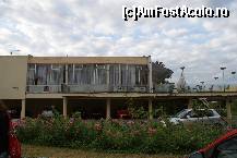 [P06] Vedere din parcare spre restaurantul cu terasă al hotelului Zagreb » foto by Costi
 - 
<span class="allrVoted glyphicon glyphicon-heart hidden" id="av135324"></span>
<a class="m-l-10 hidden" id="sv135324" onclick="voting_Foto_DelVot(,135324,7431)" role="button">șterge vot <span class="glyphicon glyphicon-remove"></span></a>
<a id="v9135324" class=" c-red"  onclick="voting_Foto_SetVot(135324)" role="button"><span class="glyphicon glyphicon-heart-empty"></span> <b>LIKE</b> = Votează poza</a> <img class="hidden"  id="f135324W9" src="/imagini/loader.gif" border="0" /><span class="AjErrMes hidden" id="e135324ErM"></span>