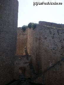 [P13] In interiorul fortaretei, in 'frunza de trifoi'. » foto by presario
 - 
<span class="allrVoted glyphicon glyphicon-heart hidden" id="av135523"></span>
<a class="m-l-10 hidden" id="sv135523" onclick="voting_Foto_DelVot(,135523,7439)" role="button">șterge vot <span class="glyphicon glyphicon-remove"></span></a>
<a id="v9135523" class=" c-red"  onclick="voting_Foto_SetVot(135523)" role="button"><span class="glyphicon glyphicon-heart-empty"></span> <b>LIKE</b> = Votează poza</a> <img class="hidden"  id="f135523W9" src="/imagini/loader.gif" border="0" /><span class="AjErrMes hidden" id="e135523ErM"></span>