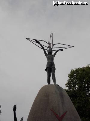 [P12] Hiroshima, Parcul Memorial al Păcii, Monumentul Copiilor pentru Pace, se vede cocorul care parcă așteaptă sa-și ia zborul » foto by mprofeanu
 - 
<span class="allrVoted glyphicon glyphicon-heart hidden" id="av699457"></span>
<a class="m-l-10 hidden" id="sv699457" onclick="voting_Foto_DelVot(,699457,7440)" role="button">șterge vot <span class="glyphicon glyphicon-remove"></span></a>
<a id="v9699457" class=" c-red"  onclick="voting_Foto_SetVot(699457)" role="button"><span class="glyphicon glyphicon-heart-empty"></span> <b>LIKE</b> = Votează poza</a> <img class="hidden"  id="f699457W9" src="/imagini/loader.gif" border="0" /><span class="AjErrMes hidden" id="e699457ErM"></span>