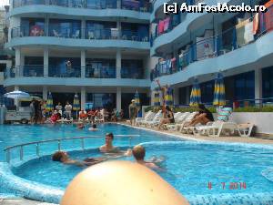 [P06] curtea interioara cu piscina » foto by luc64
 - 
<span class="allrVoted glyphicon glyphicon-heart hidden" id="av525483"></span>
<a class="m-l-10 hidden" id="sv525483" onclick="voting_Foto_DelVot(,525483,7449)" role="button">șterge vot <span class="glyphicon glyphicon-remove"></span></a>
<a id="v9525483" class=" c-red"  onclick="voting_Foto_SetVot(525483)" role="button"><span class="glyphicon glyphicon-heart-empty"></span> <b>LIKE</b> = Votează poza</a> <img class="hidden"  id="f525483W9" src="/imagini/loader.gif" border="0" /><span class="AjErrMes hidden" id="e525483ErM"></span>