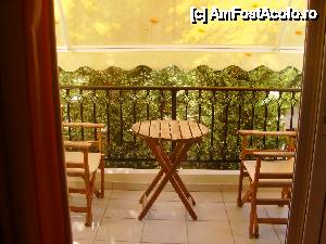 [P04] Santa Emelia, balconul de la parter » foto by Comuniqe
 - 
<span class="allrVoted glyphicon glyphicon-heart hidden" id="av400564"></span>
<a class="m-l-10 hidden" id="sv400564" onclick="voting_Foto_DelVot(,400564,7461)" role="button">șterge vot <span class="glyphicon glyphicon-remove"></span></a>
<a id="v9400564" class=" c-red"  onclick="voting_Foto_SetVot(400564)" role="button"><span class="glyphicon glyphicon-heart-empty"></span> <b>LIKE</b> = Votează poza</a> <img class="hidden"  id="f400564W9" src="/imagini/loader.gif" border="0" /><span class="AjErrMes hidden" id="e400564ErM"></span>