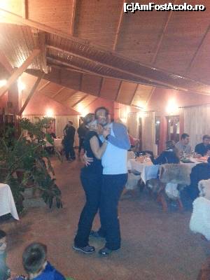 [P01] Seara, in restaurant » foto by ana_dumi2000
 - 
<span class="allrVoted glyphicon glyphicon-heart hidden" id="av696507"></span>
<a class="m-l-10 hidden" id="sv696507" onclick="voting_Foto_DelVot(,696507,7470)" role="button">șterge vot <span class="glyphicon glyphicon-remove"></span></a>
<a id="v9696507" class=" c-red"  onclick="voting_Foto_SetVot(696507)" role="button"><span class="glyphicon glyphicon-heart-empty"></span> <b>LIKE</b> = Votează poza</a> <img class="hidden"  id="f696507W9" src="/imagini/loader.gif" border="0" /><span class="AjErrMes hidden" id="e696507ErM"></span>