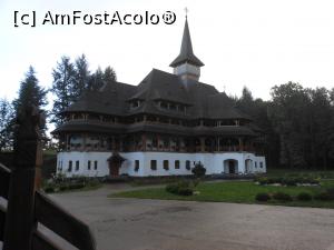 [P19] Săpânța - Corpul de chilii al Mănăstirii Săpânța Peri. » foto by iulianic
 - 
<span class="allrVoted glyphicon glyphicon-heart hidden" id="av1352753"></span>
<a class="m-l-10 hidden" id="sv1352753" onclick="voting_Foto_DelVot(,1352753,7494)" role="button">șterge vot <span class="glyphicon glyphicon-remove"></span></a>
<a id="v91352753" class=" c-red"  onclick="voting_Foto_SetVot(1352753)" role="button"><span class="glyphicon glyphicon-heart-empty"></span> <b>LIKE</b> = Votează poza</a> <img class="hidden"  id="f1352753W9" src="/imagini/loader.gif" border="0" /><span class="AjErrMes hidden" id="e1352753ErM"></span>