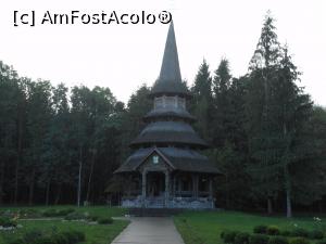 [P20] Săpânța - Altarul de vară al Mănăstirii Săpânța Peri. » foto by iulianic
 - 
<span class="allrVoted glyphicon glyphicon-heart hidden" id="av1352754"></span>
<a class="m-l-10 hidden" id="sv1352754" onclick="voting_Foto_DelVot(,1352754,7494)" role="button">șterge vot <span class="glyphicon glyphicon-remove"></span></a>
<a id="v91352754" class=" c-red"  onclick="voting_Foto_SetVot(1352754)" role="button"><span class="glyphicon glyphicon-heart-empty"></span> <b>LIKE</b> = Votează poza</a> <img class="hidden"  id="f1352754W9" src="/imagini/loader.gif" border="0" /><span class="AjErrMes hidden" id="e1352754ErM"></span>