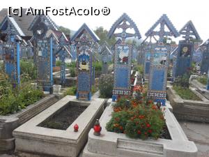[P32] Săpânța - Cimitirul Vesel. » foto by iulianic
 - 
<span class="allrVoted glyphicon glyphicon-heart hidden" id="av1352766"></span>
<a class="m-l-10 hidden" id="sv1352766" onclick="voting_Foto_DelVot(,1352766,7494)" role="button">șterge vot <span class="glyphicon glyphicon-remove"></span></a>
<a id="v91352766" class=" c-red"  onclick="voting_Foto_SetVot(1352766)" role="button"><span class="glyphicon glyphicon-heart-empty"></span> <b>LIKE</b> = Votează poza</a> <img class="hidden"  id="f1352766W9" src="/imagini/loader.gif" border="0" /><span class="AjErrMes hidden" id="e1352766ErM"></span>