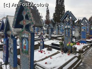 [P14] Cimitirul Vesel de la Săpânță » foto by robert
 - 
<span class="allrVoted glyphicon glyphicon-heart hidden" id="av1217571"></span>
<a class="m-l-10 hidden" id="sv1217571" onclick="voting_Foto_DelVot(,1217571,7494)" role="button">șterge vot <span class="glyphicon glyphicon-remove"></span></a>
<a id="v91217571" class=" c-red"  onclick="voting_Foto_SetVot(1217571)" role="button"><span class="glyphicon glyphicon-heart-empty"></span> <b>LIKE</b> = Votează poza</a> <img class="hidden"  id="f1217571W9" src="/imagini/loader.gif" border="0" /><span class="AjErrMes hidden" id="e1217571ErM"></span>
