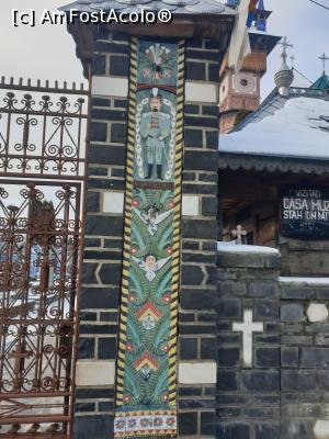 [P38] Cimitirul Vesel de la Săpânță » foto by robert
 - 
<span class="allrVoted glyphicon glyphicon-heart hidden" id="av1217595"></span>
<a class="m-l-10 hidden" id="sv1217595" onclick="voting_Foto_DelVot(,1217595,7494)" role="button">șterge vot <span class="glyphicon glyphicon-remove"></span></a>
<a id="v91217595" class=" c-red"  onclick="voting_Foto_SetVot(1217595)" role="button"><span class="glyphicon glyphicon-heart-empty"></span> <b>LIKE</b> = Votează poza</a> <img class="hidden"  id="f1217595W9" src="/imagini/loader.gif" border="0" /><span class="AjErrMes hidden" id="e1217595ErM"></span>