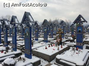 [P42] Cimitirul Vesel de la Săpânță » foto by robert
 - 
<span class="allrVoted glyphicon glyphicon-heart hidden" id="av1217599"></span>
<a class="m-l-10 hidden" id="sv1217599" onclick="voting_Foto_DelVot(,1217599,7494)" role="button">șterge vot <span class="glyphicon glyphicon-remove"></span></a>
<a id="v91217599" class=" c-red"  onclick="voting_Foto_SetVot(1217599)" role="button"><span class="glyphicon glyphicon-heart-empty"></span> <b>LIKE</b> = Votează poza</a> <img class="hidden"  id="f1217599W9" src="/imagini/loader.gif" border="0" /><span class="AjErrMes hidden" id="e1217599ErM"></span>