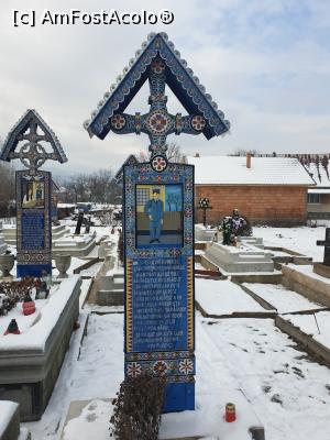[P53] Cimitirul Vesel de la Săpânță » foto by robert
 - 
<span class="allrVoted glyphicon glyphicon-heart hidden" id="av1217610"></span>
<a class="m-l-10 hidden" id="sv1217610" onclick="voting_Foto_DelVot(,1217610,7494)" role="button">șterge vot <span class="glyphicon glyphicon-remove"></span></a>
<a id="v91217610" class=" c-red"  onclick="voting_Foto_SetVot(1217610)" role="button"><span class="glyphicon glyphicon-heart-empty"></span> <b>LIKE</b> = Votează poza</a> <img class="hidden"  id="f1217610W9" src="/imagini/loader.gif" border="0" /><span class="AjErrMes hidden" id="e1217610ErM"></span>