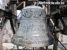 [P12] Cimitirul vesel Sapanta - unul din clopotele bisericii. » foto by presario
 - 
<span class="allrVoted glyphicon glyphicon-heart hidden" id="av61901"></span>
<a class="m-l-10 hidden" id="sv61901" onclick="voting_Foto_DelVot(,61901,7494)" role="button">șterge vot <span class="glyphicon glyphicon-remove"></span></a>
<a id="v961901" class=" c-red"  onclick="voting_Foto_SetVot(61901)" role="button"><span class="glyphicon glyphicon-heart-empty"></span> <b>LIKE</b> = Votează poza</a> <img class="hidden"  id="f61901W9" src="/imagini/loader.gif" border="0" /><span class="AjErrMes hidden" id="e61901ErM"></span>