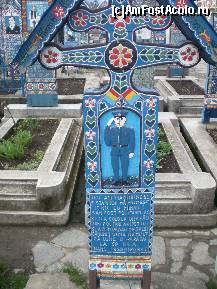 [P03] Cimitirul vesel Sapanta - crucea politaiului Stan Ion. » foto by presario
 - 
<span class="allrVoted glyphicon glyphicon-heart hidden" id="av61892"></span>
<a class="m-l-10 hidden" id="sv61892" onclick="voting_Foto_DelVot(,61892,7494)" role="button">șterge vot <span class="glyphicon glyphicon-remove"></span></a>
<a id="v961892" class=" c-red"  onclick="voting_Foto_SetVot(61892)" role="button"><span class="glyphicon glyphicon-heart-empty"></span> <b>LIKE</b> = Votează poza</a> <img class="hidden"  id="f61892W9" src="/imagini/loader.gif" border="0" /><span class="AjErrMes hidden" id="e61892ErM"></span>