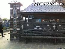 [P01] Cimitirul Vesel Săpânţa - Casa de bilete şi intrarea în cimitir. » foto by creivean
 - 
<span class="allrVoted glyphicon glyphicon-heart hidden" id="av72129"></span>
<a class="m-l-10 hidden" id="sv72129" onclick="voting_Foto_DelVot(,72129,7494)" role="button">șterge vot <span class="glyphicon glyphicon-remove"></span></a>
<a id="v972129" class=" c-red"  onclick="voting_Foto_SetVot(72129)" role="button"><span class="glyphicon glyphicon-heart-empty"></span> <b>LIKE</b> = Votează poza</a> <img class="hidden"  id="f72129W9" src="/imagini/loader.gif" border="0" /><span class="AjErrMes hidden" id="e72129ErM"></span>