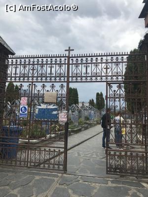 [P03] Intrarea în cimitir » foto by krisstinna
 - 
<span class="allrVoted glyphicon glyphicon-heart hidden" id="av1200242"></span>
<a class="m-l-10 hidden" id="sv1200242" onclick="voting_Foto_DelVot(,1200242,7494)" role="button">șterge vot <span class="glyphicon glyphicon-remove"></span></a>
<a id="v91200242" class=" c-red"  onclick="voting_Foto_SetVot(1200242)" role="button"><span class="glyphicon glyphicon-heart-empty"></span> <b>LIKE</b> = Votează poza</a> <img class="hidden"  id="f1200242W9" src="/imagini/loader.gif" border="0" /><span class="AjErrMes hidden" id="e1200242ErM"></span>