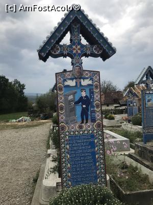 [P36] Cimitirul Vesel » foto by krisstinna
 - 
<span class="allrVoted glyphicon glyphicon-heart hidden" id="av1200275"></span>
<a class="m-l-10 hidden" id="sv1200275" onclick="voting_Foto_DelVot(,1200275,7494)" role="button">șterge vot <span class="glyphicon glyphicon-remove"></span></a>
<a id="v91200275" class=" c-red"  onclick="voting_Foto_SetVot(1200275)" role="button"><span class="glyphicon glyphicon-heart-empty"></span> <b>LIKE</b> = Votează poza</a> <img class="hidden"  id="f1200275W9" src="/imagini/loader.gif" border="0" /><span class="AjErrMes hidden" id="e1200275ErM"></span>