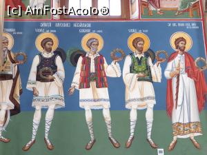 [P15] Sfintii mucenici nasaudeni, imbracati in costume traditionale, pictati pe un perete al bisericii din cimitirul vesel. » foto by geani anto
 - 
<span class="allrVoted glyphicon glyphicon-heart hidden" id="av1208367"></span>
<a class="m-l-10 hidden" id="sv1208367" onclick="voting_Foto_DelVot(,1208367,7494)" role="button">șterge vot <span class="glyphicon glyphicon-remove"></span></a>
<a id="v91208367" class=" c-red"  onclick="voting_Foto_SetVot(1208367)" role="button"><span class="glyphicon glyphicon-heart-empty"></span> <b>LIKE</b> = Votează poza</a> <img class="hidden"  id="f1208367W9" src="/imagini/loader.gif" border="0" /><span class="AjErrMes hidden" id="e1208367ErM"></span>