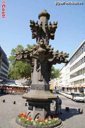 [P27] Kreuzblume, un model la scară 1:1 al elementelor decorative din vârful turnurilor Catedralei plasat aici ca simbol al terminării acesteia, în 1880.  » foto by Costi
 - 
<span class="allrVoted glyphicon glyphicon-heart hidden" id="av547698"></span>
<a class="m-l-10 hidden" id="sv547698" onclick="voting_Foto_DelVot(,547698,7498)" role="button">șterge vot <span class="glyphicon glyphicon-remove"></span></a>
<a id="v9547698" class=" c-red"  onclick="voting_Foto_SetVot(547698)" role="button"><span class="glyphicon glyphicon-heart-empty"></span> <b>LIKE</b> = Votează poza</a> <img class="hidden"  id="f547698W9" src="/imagini/loader.gif" border="0" /><span class="AjErrMes hidden" id="e547698ErM"></span>