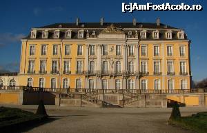 [P10] Palatul vazut din fata, de pe aleea principala » foto by Radu Tudoran
 - 
<span class="allrVoted glyphicon glyphicon-heart hidden" id="av699728"></span>
<a class="m-l-10 hidden" id="sv699728" onclick="voting_Foto_DelVot(,699728,7498)" role="button">șterge vot <span class="glyphicon glyphicon-remove"></span></a>
<a id="v9699728" class=" c-red"  onclick="voting_Foto_SetVot(699728)" role="button"><span class="glyphicon glyphicon-heart-empty"></span> <b>LIKE</b> = Votează poza</a> <img class="hidden"  id="f699728W9" src="/imagini/loader.gif" border="0" /><span class="AjErrMes hidden" id="e699728ErM"></span>