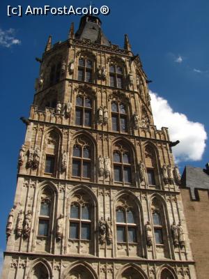 [P13] Turnul primariei. Utilizand zoom-ul veti descoperi personalitati din istoria Koln-ului. Numele nu se disting insa in fotografie » foto by Radu Tudoran
 - 
<span class="allrVoted glyphicon glyphicon-heart hidden" id="av867384"></span>
<a class="m-l-10 hidden" id="sv867384" onclick="voting_Foto_DelVot(,867384,7498)" role="button">șterge vot <span class="glyphicon glyphicon-remove"></span></a>
<a id="v9867384" class=" c-red"  onclick="voting_Foto_SetVot(867384)" role="button"><span class="glyphicon glyphicon-heart-empty"></span> <b>LIKE</b> = Votează poza</a> <img class="hidden"  id="f867384W9" src="/imagini/loader.gif" border="0" /><span class="AjErrMes hidden" id="e867384ErM"></span>
