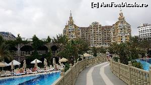 [P17] Royal Holiday Palace - hotelul văzut de pe pod » foto by nicole33
 - 
<span class="allrVoted glyphicon glyphicon-heart hidden" id="av633222"></span>
<a class="m-l-10 hidden" id="sv633222" onclick="voting_Foto_DelVot(,633222,7501)" role="button">șterge vot <span class="glyphicon glyphicon-remove"></span></a>
<a id="v9633222" class=" c-red"  onclick="voting_Foto_SetVot(633222)" role="button"><span class="glyphicon glyphicon-heart-empty"></span> <b>LIKE</b> = Votează poza</a> <img class="hidden"  id="f633222W9" src="/imagini/loader.gif" border="0" /><span class="AjErrMes hidden" id="e633222ErM"></span>