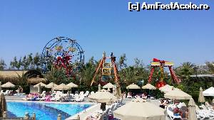 [P24] Royal Holiday Palace - piscina și luna park » foto by nicole33
 - 
<span class="allrVoted glyphicon glyphicon-heart hidden" id="av633229"></span>
<a class="m-l-10 hidden" id="sv633229" onclick="voting_Foto_DelVot(,633229,7501)" role="button">șterge vot <span class="glyphicon glyphicon-remove"></span></a>
<a id="v9633229" class=" c-red"  onclick="voting_Foto_SetVot(633229)" role="button"><span class="glyphicon glyphicon-heart-empty"></span> <b>LIKE</b> = Votează poza</a> <img class="hidden"  id="f633229W9" src="/imagini/loader.gif" border="0" /><span class="AjErrMes hidden" id="e633229ErM"></span>