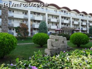 [P20] Unul din hotelurile construite în 1959 aparținând pe atunci Ansamblului de odihnă Mangalia + compoziție din piatră, autor Maximilian Schulman.  » foto by tata123 🔱
 - 
<span class="allrVoted glyphicon glyphicon-heart hidden" id="av1009028"></span>
<a class="m-l-10 hidden" id="sv1009028" onclick="voting_Foto_DelVot(,1009028,7516)" role="button">șterge vot <span class="glyphicon glyphicon-remove"></span></a>
<a id="v91009028" class=" c-red"  onclick="voting_Foto_SetVot(1009028)" role="button"><span class="glyphicon glyphicon-heart-empty"></span> <b>LIKE</b> = Votează poza</a> <img class="hidden"  id="f1009028W9" src="/imagini/loader.gif" border="0" /><span class="AjErrMes hidden" id="e1009028ErM"></span>