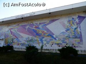[P22] Mozaicul mural intitulat „Geneze”, pe peretele Casei de Cultură din Mangalia.  » foto by tata123 🔱
 - 
<span class="allrVoted glyphicon glyphicon-heart hidden" id="av1009030"></span>
<a class="m-l-10 hidden" id="sv1009030" onclick="voting_Foto_DelVot(,1009030,7516)" role="button">șterge vot <span class="glyphicon glyphicon-remove"></span></a>
<a id="v91009030" class=" c-red"  onclick="voting_Foto_SetVot(1009030)" role="button"><span class="glyphicon glyphicon-heart-empty"></span> <b>LIKE</b> = Votează poza</a> <img class="hidden"  id="f1009030W9" src="/imagini/loader.gif" border="0" /><span class="AjErrMes hidden" id="e1009030ErM"></span>