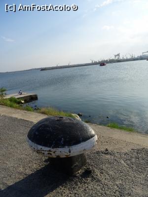 [P08] Bolárd pe cheiul din Mangalia.  » foto by tata123 🔱
 - 
<span class="allrVoted glyphicon glyphicon-heart hidden" id="av1009016"></span>
<a class="m-l-10 hidden" id="sv1009016" onclick="voting_Foto_DelVot(,1009016,7516)" role="button">șterge vot <span class="glyphicon glyphicon-remove"></span></a>
<a id="v91009016" class=" c-red"  onclick="voting_Foto_SetVot(1009016)" role="button"><span class="glyphicon glyphicon-heart-empty"></span> <b>LIKE</b> = Votează poza</a> <img class="hidden"  id="f1009016W9" src="/imagini/loader.gif" border="0" /><span class="AjErrMes hidden" id="e1009016ErM"></span>