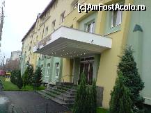 [P04] Best Western Eurohotel - intrarea la receptie, iar mai in spate, intrarea catre spa, piscina, salon de frumusete, accesibila tuturor, nu doar clientilor » foto by deliutza27
 - 
<span class="allrVoted glyphicon glyphicon-heart hidden" id="av169219"></span>
<a class="m-l-10 hidden" id="sv169219" onclick="voting_Foto_DelVot(,169219,7527)" role="button">șterge vot <span class="glyphicon glyphicon-remove"></span></a>
<a id="v9169219" class=" c-red"  onclick="voting_Foto_SetVot(169219)" role="button"><span class="glyphicon glyphicon-heart-empty"></span> <b>LIKE</b> = Votează poza</a> <img class="hidden"  id="f169219W9" src="/imagini/loader.gif" border="0" /><span class="AjErrMes hidden" id="e169219ErM"></span>