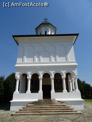 [P05] Biserica-catedrală cu hramul „Pogorârea Duhului Sfânt” - vedere frontală.  » foto by tata123 🔱
 - 
<span class="allrVoted glyphicon glyphicon-heart hidden" id="av1011287"></span>
<a class="m-l-10 hidden" id="sv1011287" onclick="voting_Foto_DelVot(,1011287,7539)" role="button">șterge vot <span class="glyphicon glyphicon-remove"></span></a>
<a id="v91011287" class=" c-red"  onclick="voting_Foto_SetVot(1011287)" role="button"><span class="glyphicon glyphicon-heart-empty"></span> <b>LIKE</b> = Votează poza</a> <img class="hidden"  id="f1011287W9" src="/imagini/loader.gif" border="0" /><span class="AjErrMes hidden" id="e1011287ErM"></span>