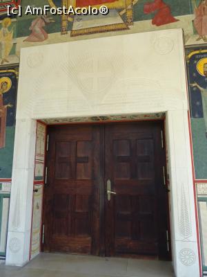 [P06] Portal intrare biserica nouă - Slobozia, Câmpina.  » foto by tata123 🔱
 - 
<span class="allrVoted glyphicon glyphicon-heart hidden" id="av1011288"></span>
<a class="m-l-10 hidden" id="sv1011288" onclick="voting_Foto_DelVot(,1011288,7539)" role="button">șterge vot <span class="glyphicon glyphicon-remove"></span></a>
<a id="v91011288" class=" c-red"  onclick="voting_Foto_SetVot(1011288)" role="button"><span class="glyphicon glyphicon-heart-empty"></span> <b>LIKE</b> = Votează poza</a> <img class="hidden"  id="f1011288W9" src="/imagini/loader.gif" border="0" /><span class="AjErrMes hidden" id="e1011288ErM"></span>