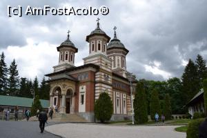 [P13] Biserica noua din curtea manastirii Sinaia » foto by AZE
 - 
<span class="allrVoted glyphicon glyphicon-heart hidden" id="av734589"></span>
<a class="m-l-10 hidden" id="sv734589" onclick="voting_Foto_DelVot(,734589,7548)" role="button">șterge vot <span class="glyphicon glyphicon-remove"></span></a>
<a id="v9734589" class=" c-red"  onclick="voting_Foto_SetVot(734589)" role="button"><span class="glyphicon glyphicon-heart-empty"></span> <b>LIKE</b> = Votează poza</a> <img class="hidden"  id="f734589W9" src="/imagini/loader.gif" border="0" /><span class="AjErrMes hidden" id="e734589ErM"></span>